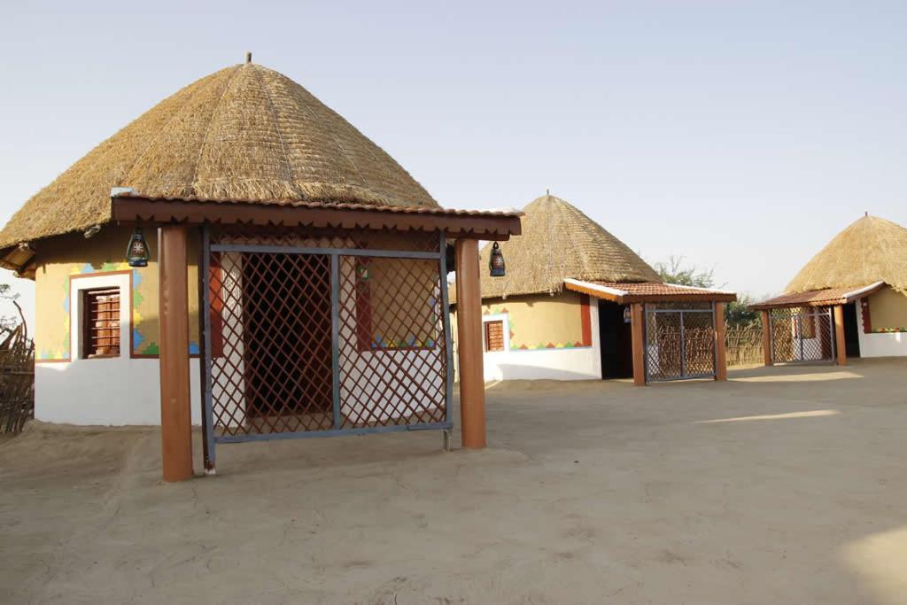 Rann Visamo Resort Bherandiala ภายนอก รูปภาพ